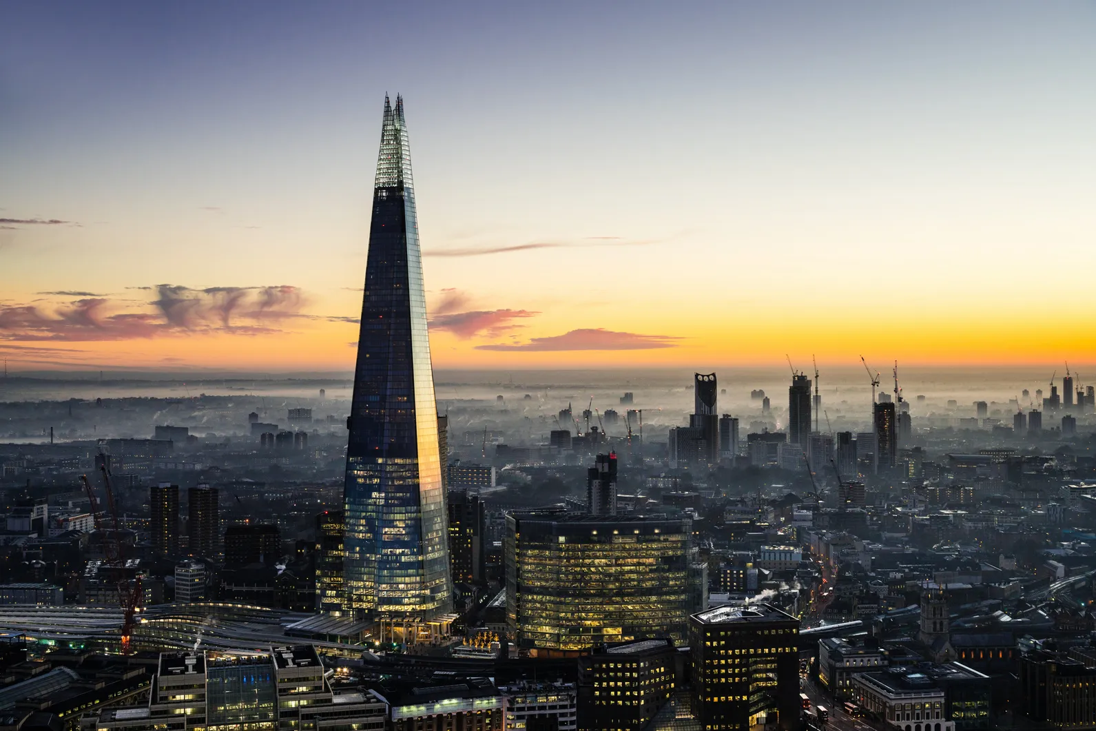 Silueta de Londres al anochecer